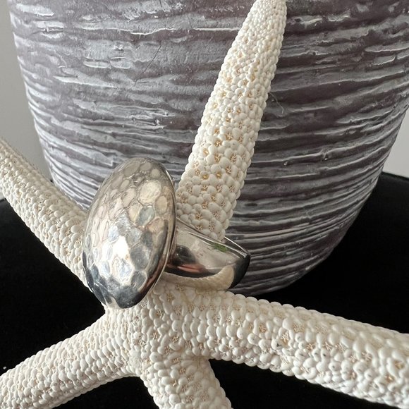 Elle hammered silver ring - Size 7 - Picture 2 of 3
